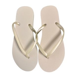 *NWOT* Shade & Shore White Flip Flops Size 7